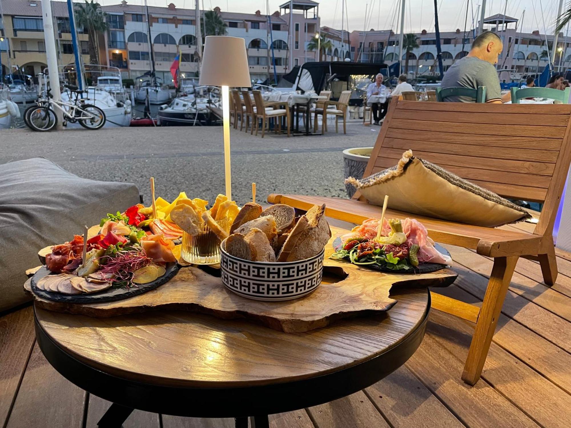Cit'Hotel Des 2 Golfs Leucate Eksteriør bilde
